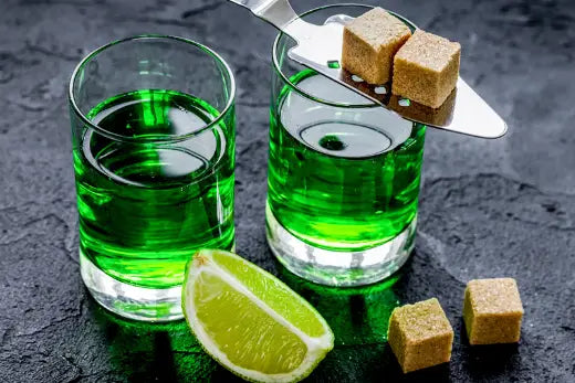 8 Bí Ẩn Xoay Quanh Rượu Absinthe Và Sự Thật Về Loại Rượu Thú Vị Này