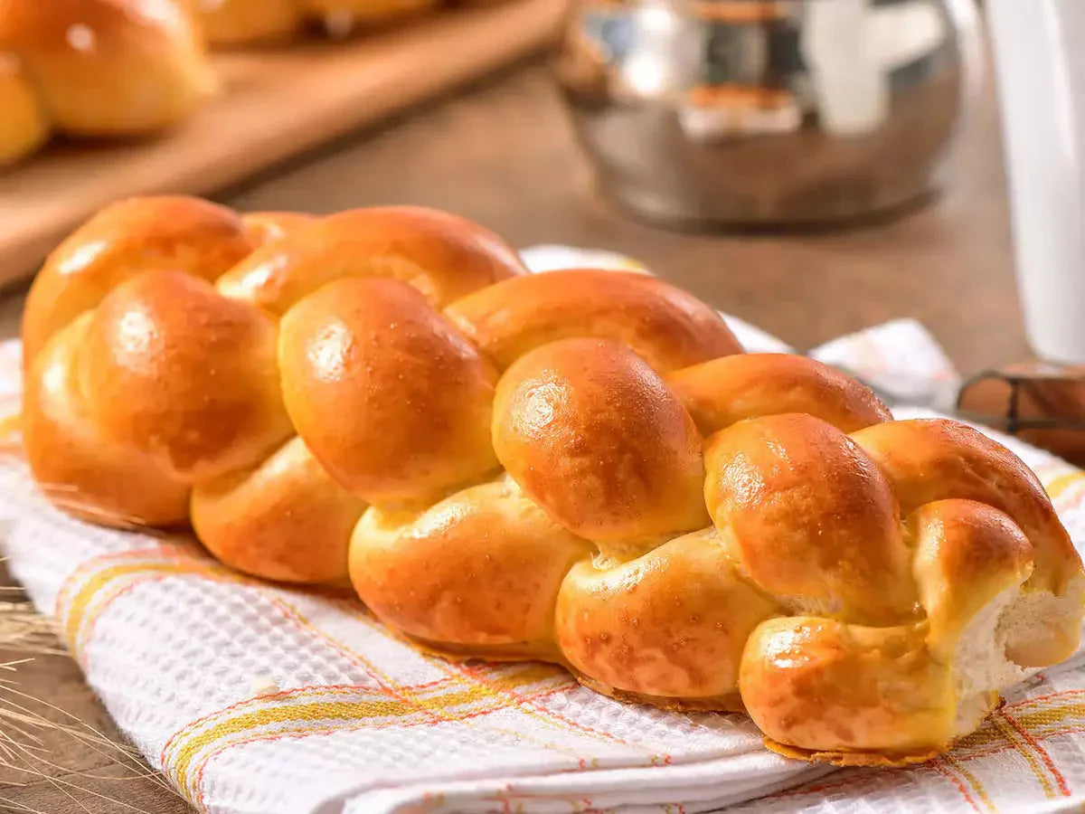 Giới Thiệu Về Thế Giới Bánh Brioche, còn gọi là Bánh Mì Hoa Cúc