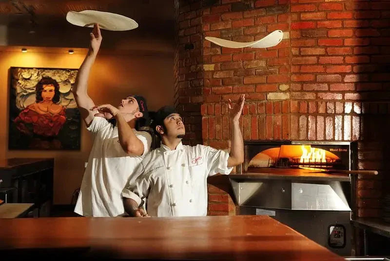 Lịch sử của Pizza - Sự khác biệt giữa Neapolitan và Roman Pizza