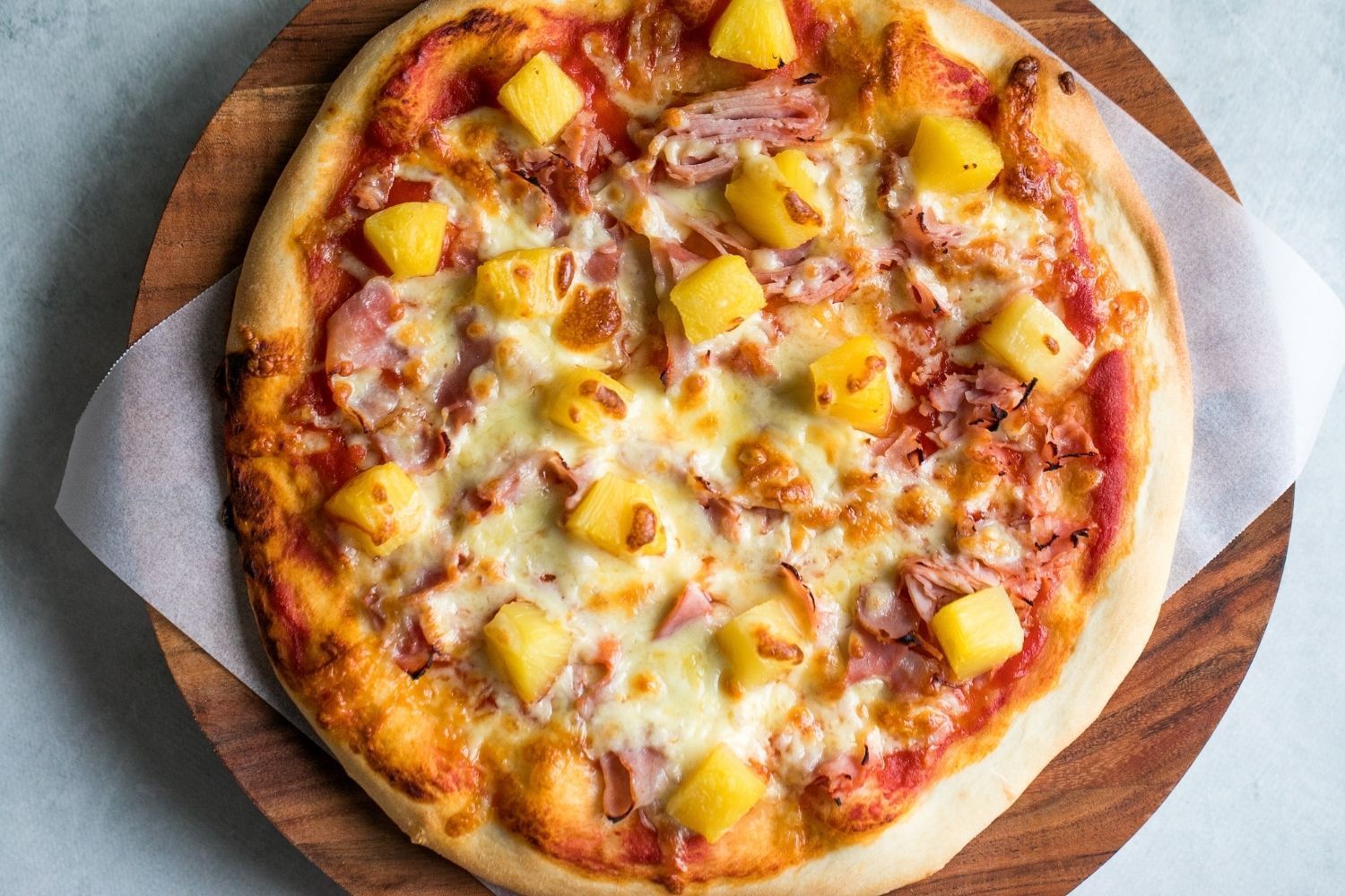 Sức Hấp Dẫn Không Ngờ Của Pizza Hawaii - Món Ăn Bạn Nhất Định Phải Thử