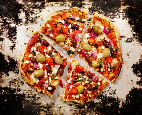 Tạo Hương Vị Nhà Hàng Ý Yêu Thích Của Bạn Với Cách Làm Pizza Phô Mai Feta Ngon