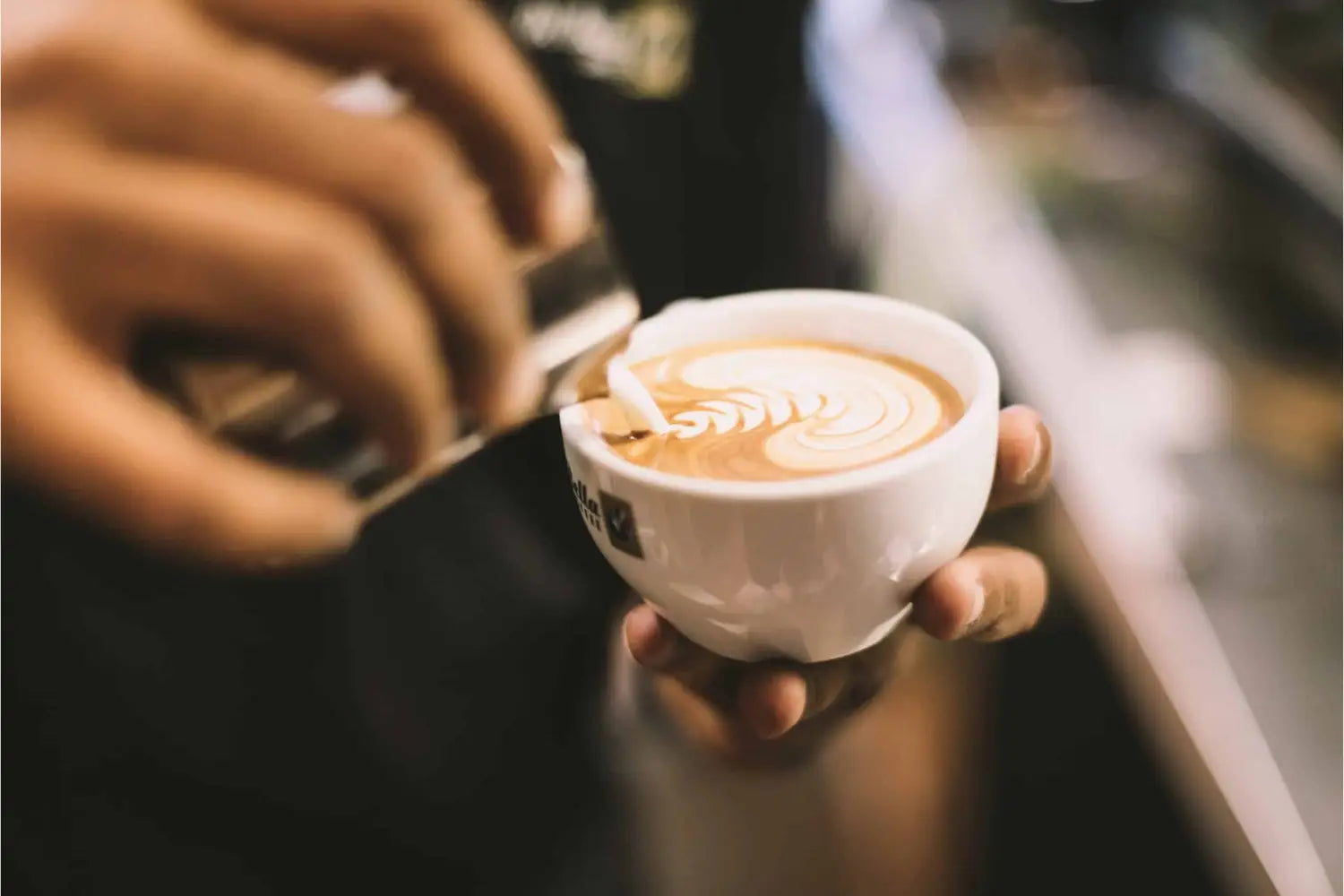 Trở Thành Barista Chuyên Nghiệp: Bí Quyết Làm Chủ Nghệ Thuật Pha Cà Phê