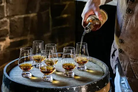 Những Điều Cần Mong Đợi Trong Trải Nghiệm Nếm Rượu Whisky 