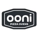 Logo đen trắng cho Ooni Pizza Ovens với thiết kế huy hiệu lục giác.