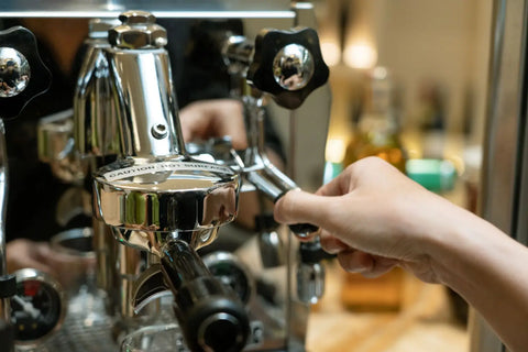 Hướng Dẫn Từng Bước Cách Pha Cà Phê Espresso